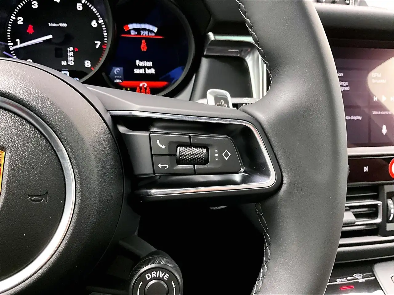 Porsche Macan - Image 21