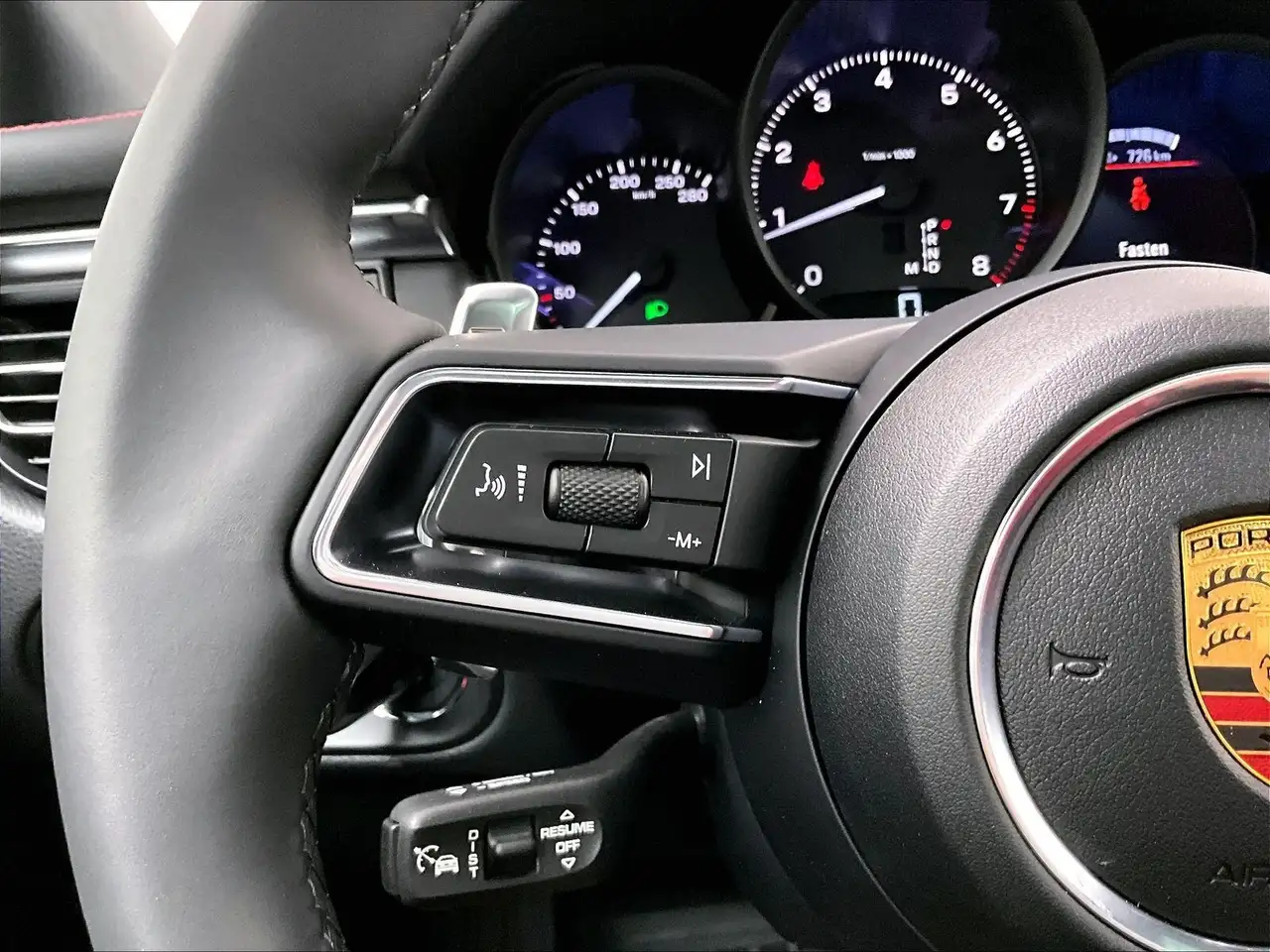 Porsche Macan - Image 19