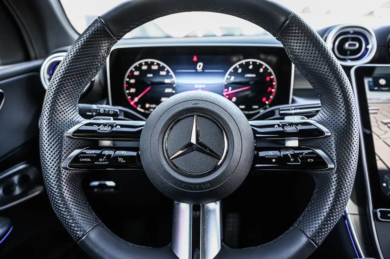 Mercedes-Benz GLC - Image 20
