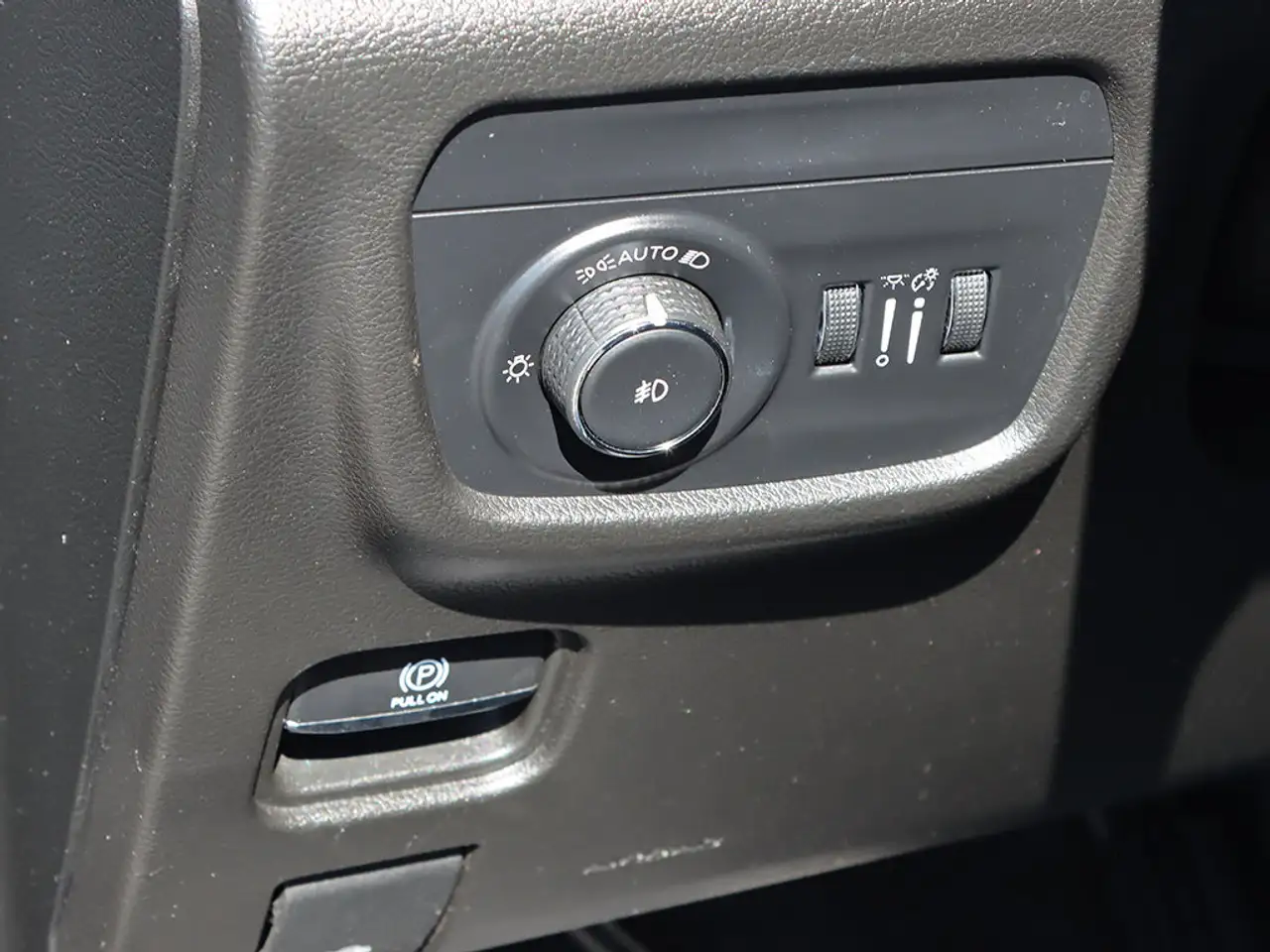 Jeep Grand Cherokee - Image 8