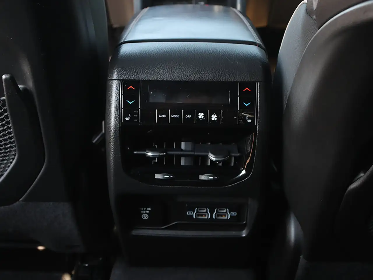 Jeep Grand Cherokee - Image 23
