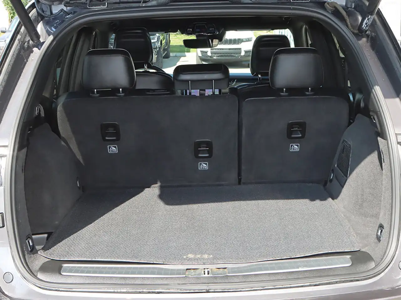 Jeep Grand Cherokee - Image 26