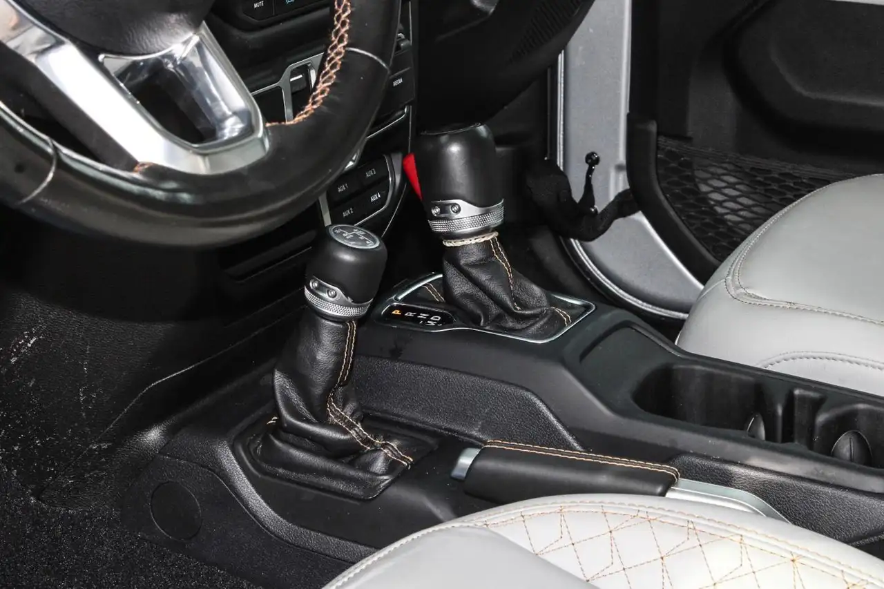 Jeep Wrangler - Image 17