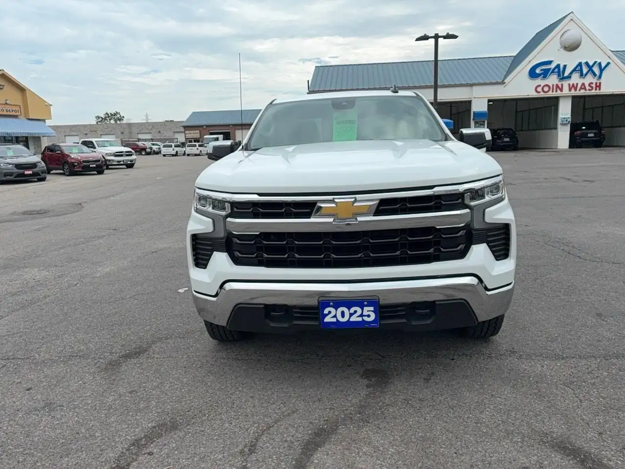 Chevrolet Silverado 1500 - Image 2