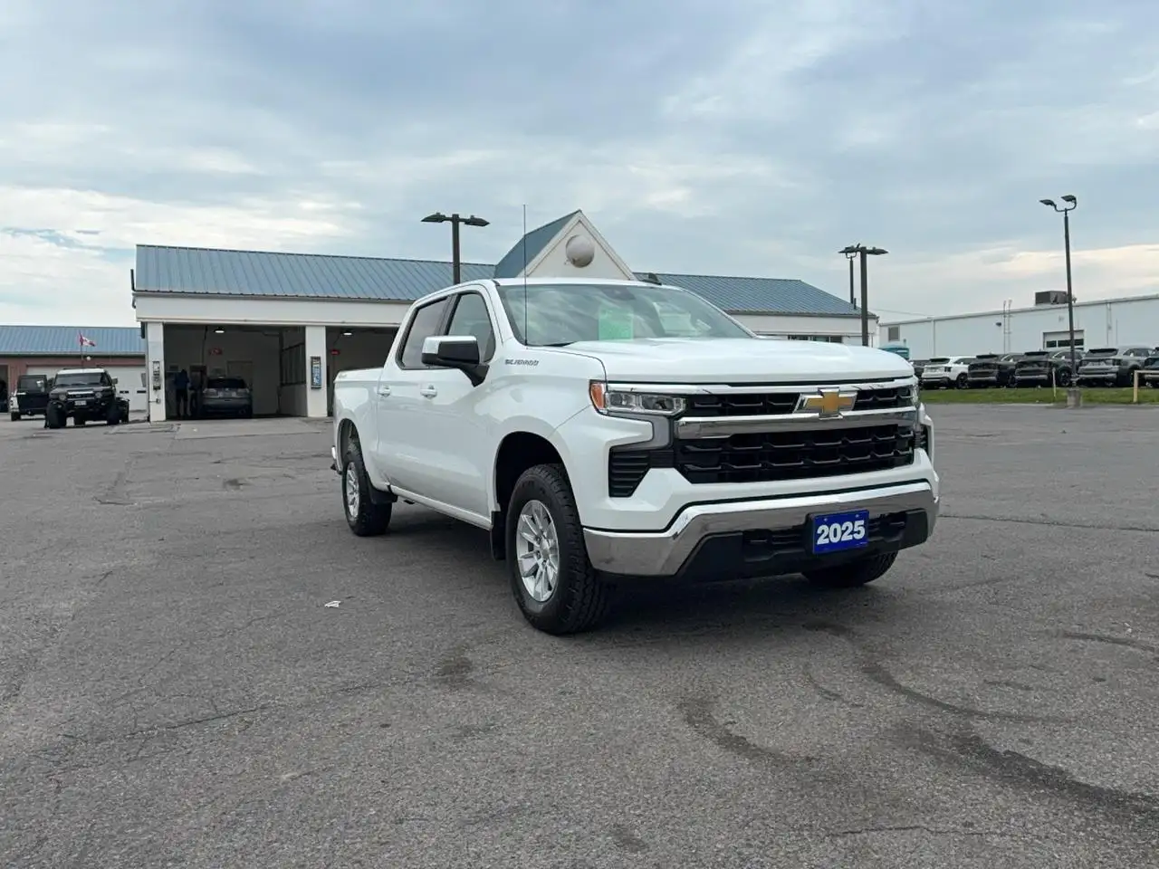 Chevrolet Silverado 1500 - Image 3