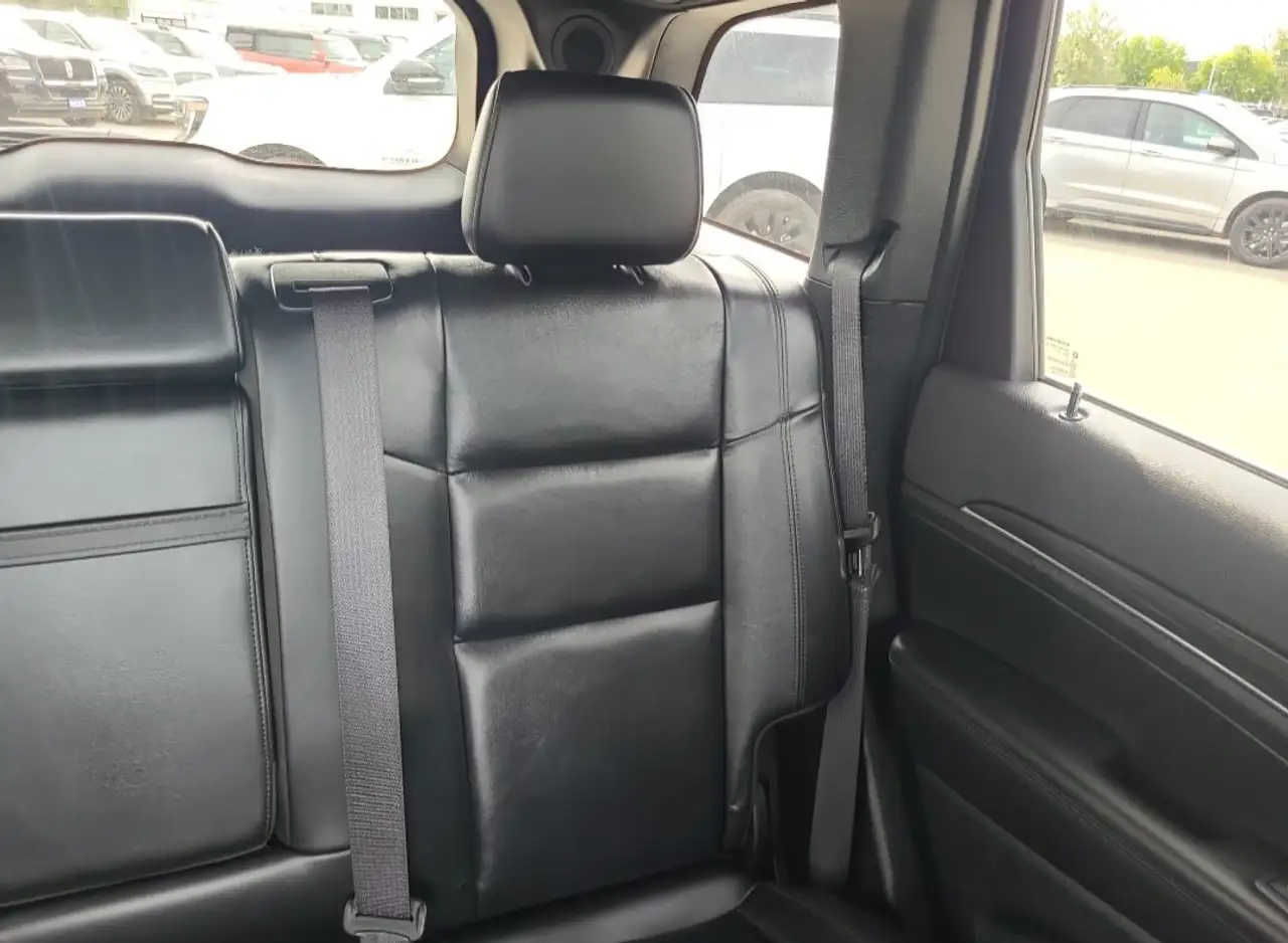 Jeep Grand Cherokee - Image 14