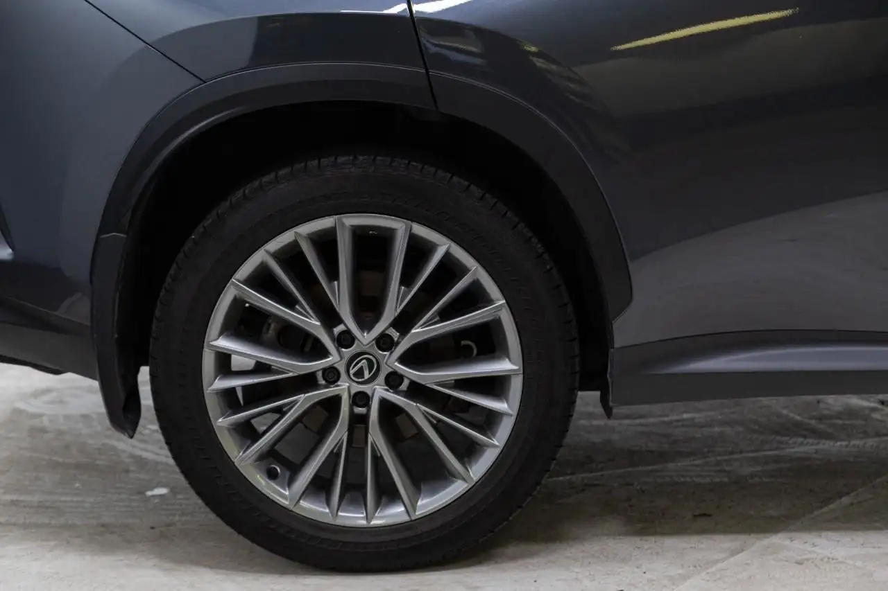 Lexus NX 350 - Image 11