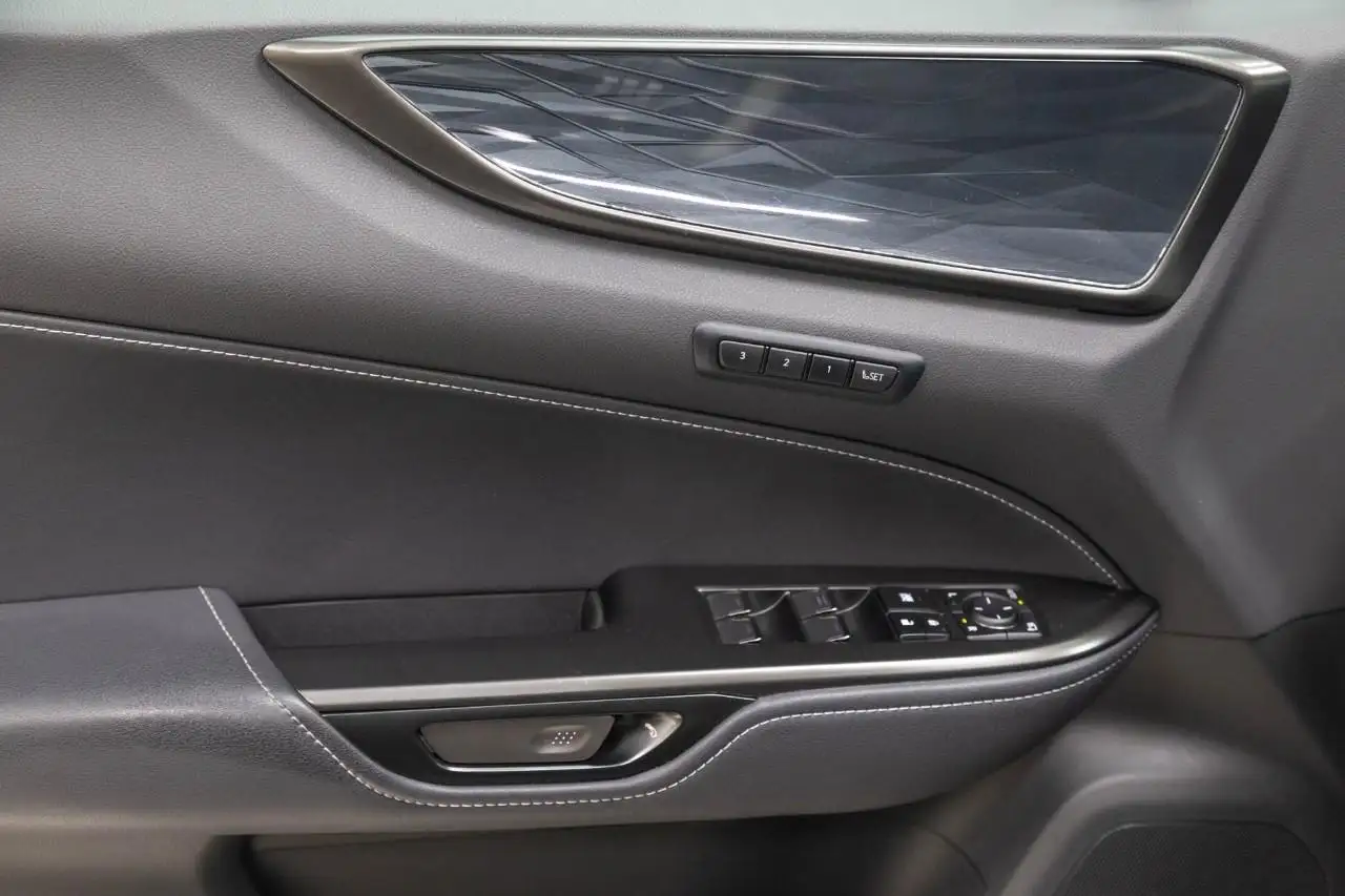 Lexus NX 350 - Image 14