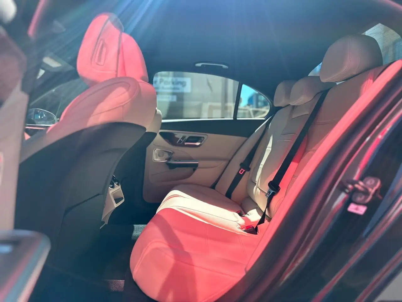 Mercedes-Benz C-Class - Image 19