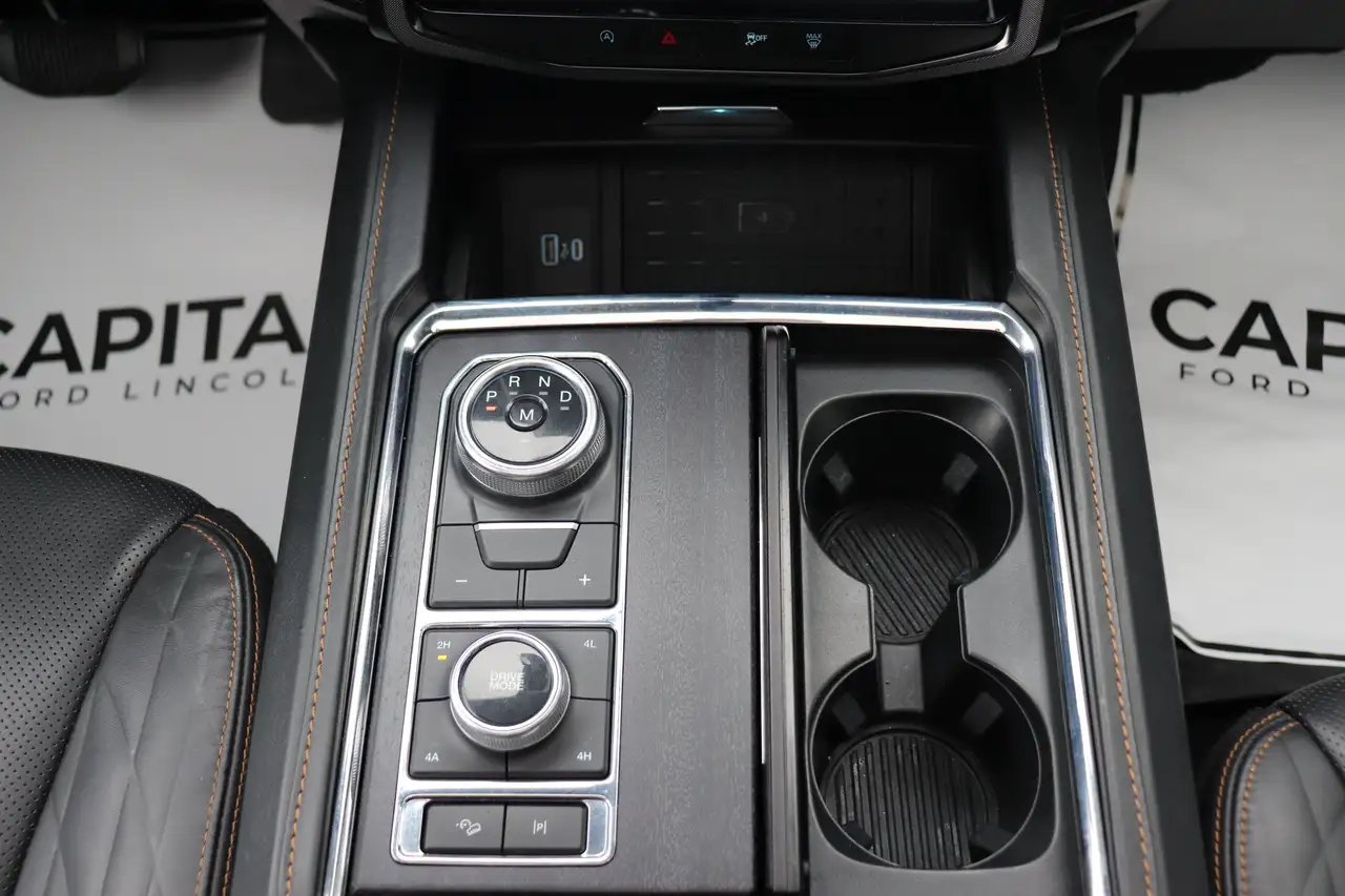 Ford Expedition - Image 23