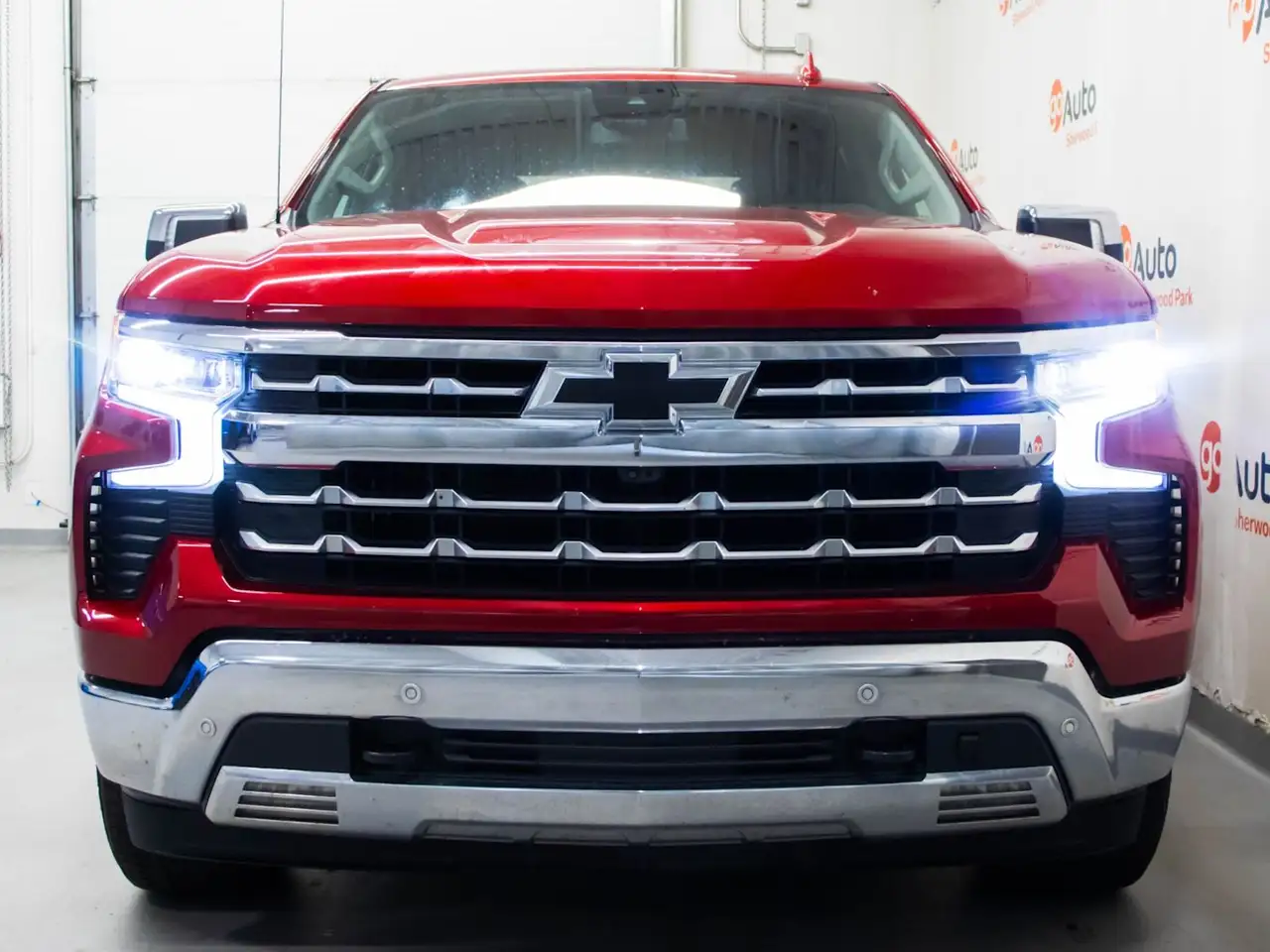 Chevrolet Silverado 1500 - Image 2