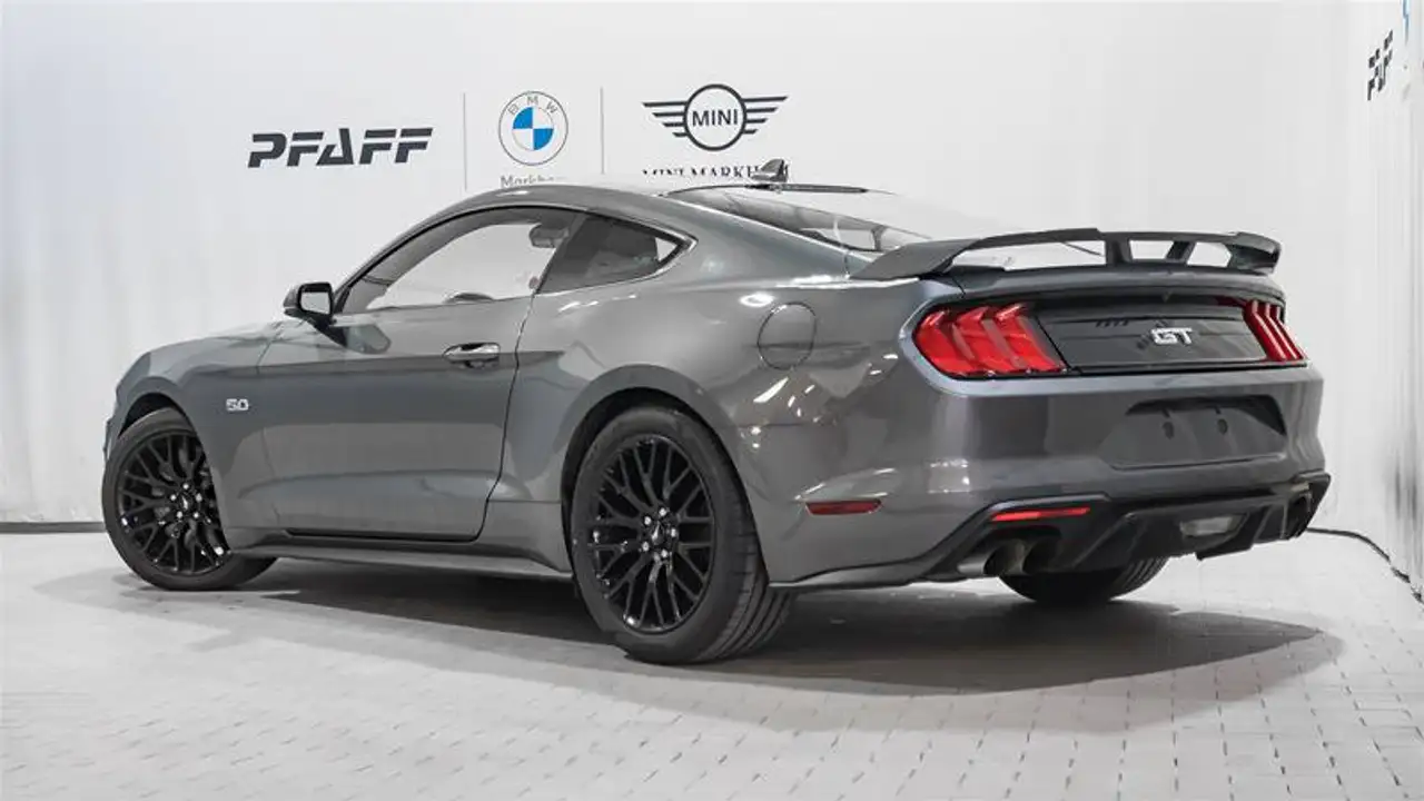 Ford Mustang - Image 4