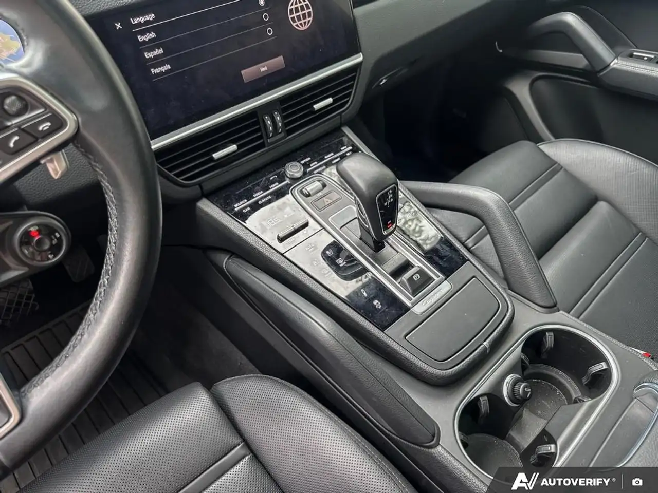 Porsche Cayenne - Image 18