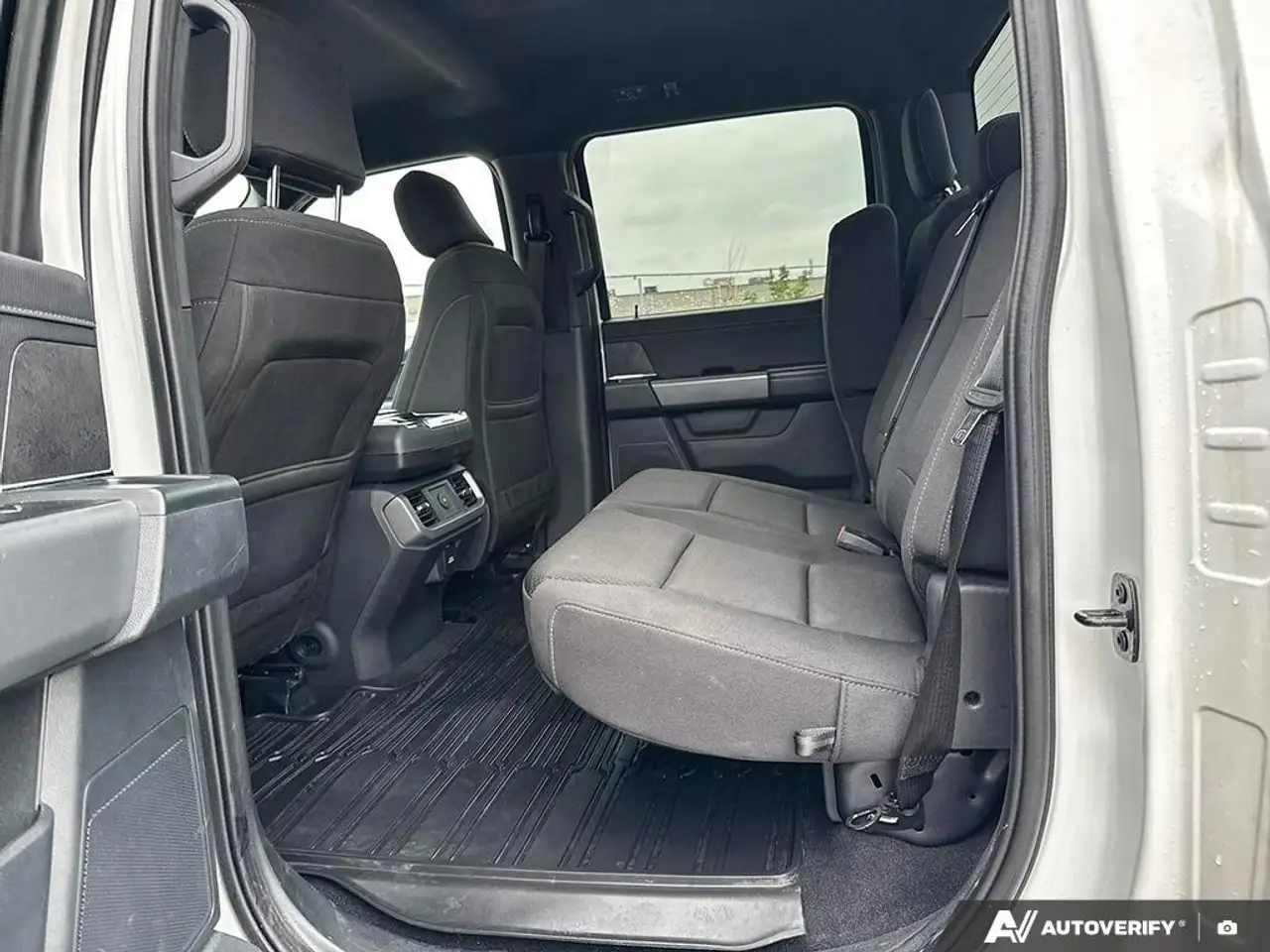 Ford F-150 - Image 22