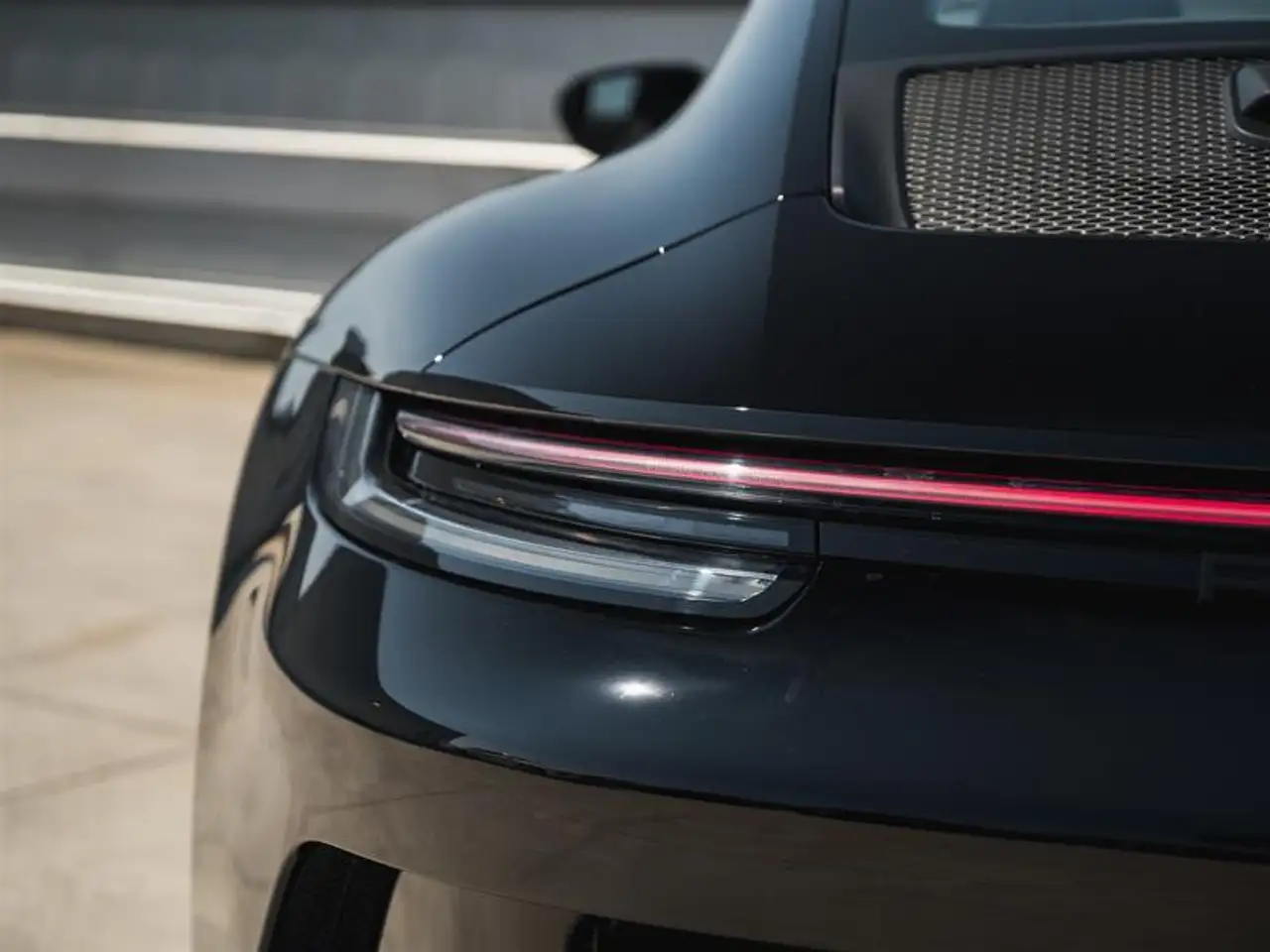 Porsche 911 - Image 8