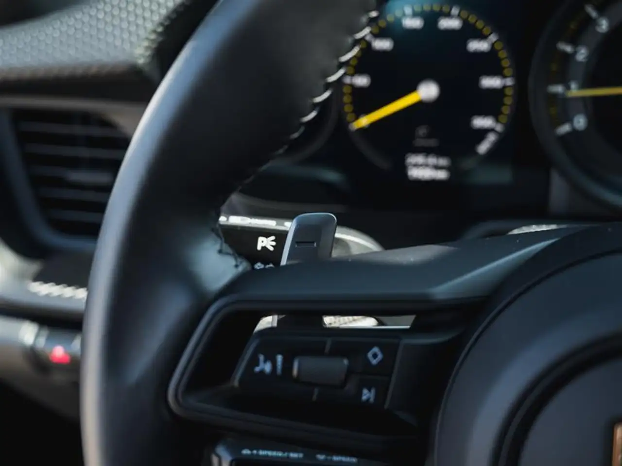 Porsche 911 - Image 15