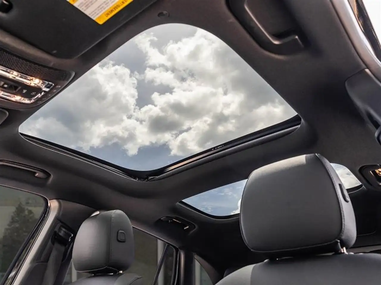 Mercedes-Benz GLA - Image 22