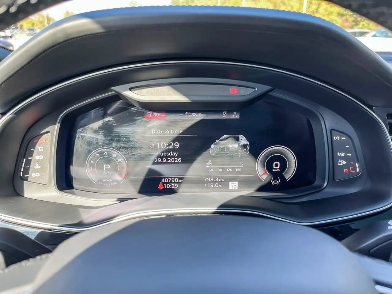 Audi Q8 - Image 18