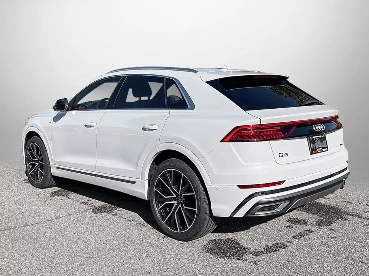 Audi Q8 - Image 9