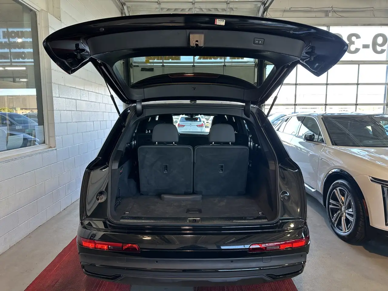 Audi Q7 - Image 7