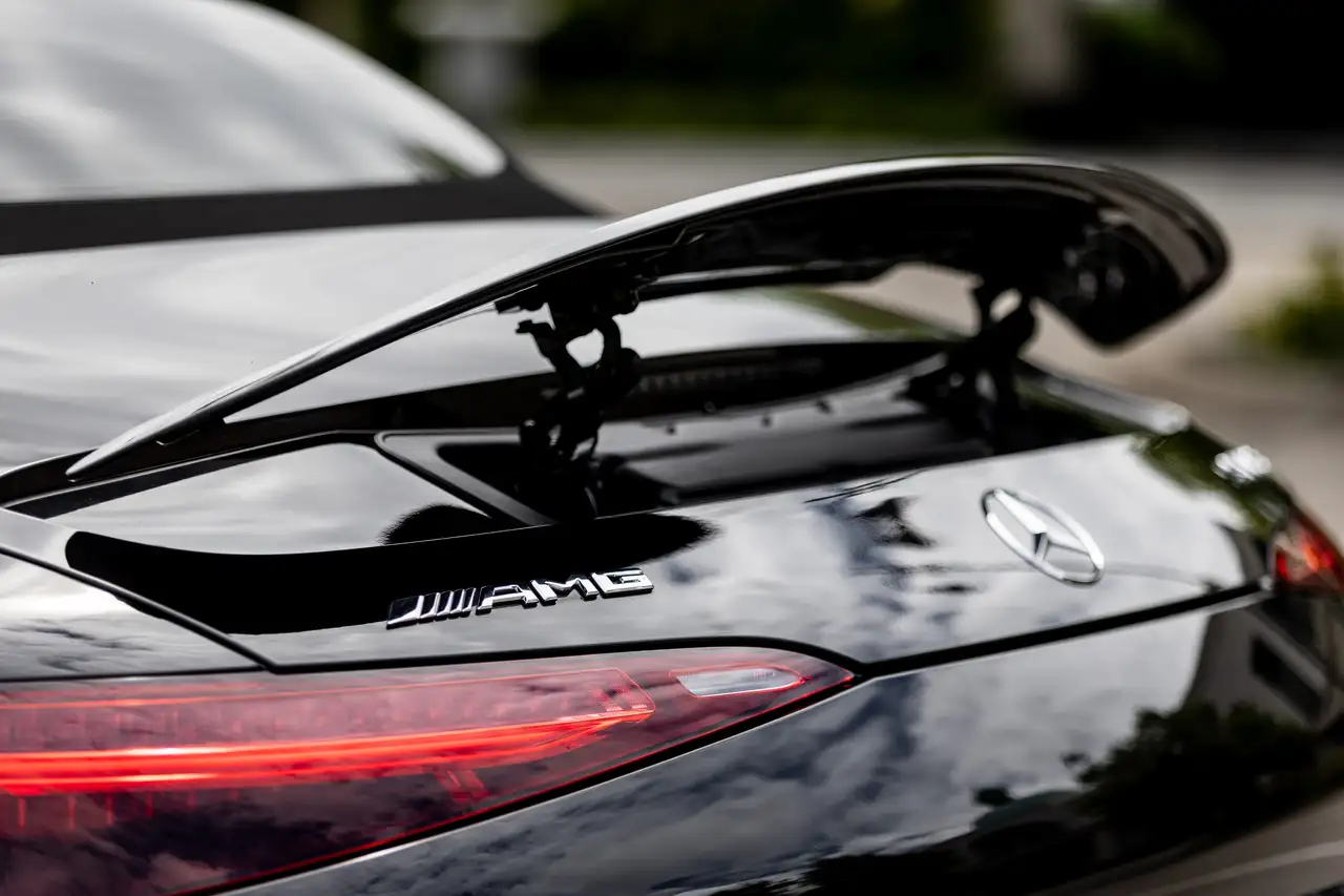 Mercedes-Benz SL - Image 24