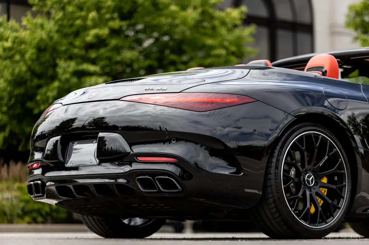 Mercedes-Benz SL - Image 16
