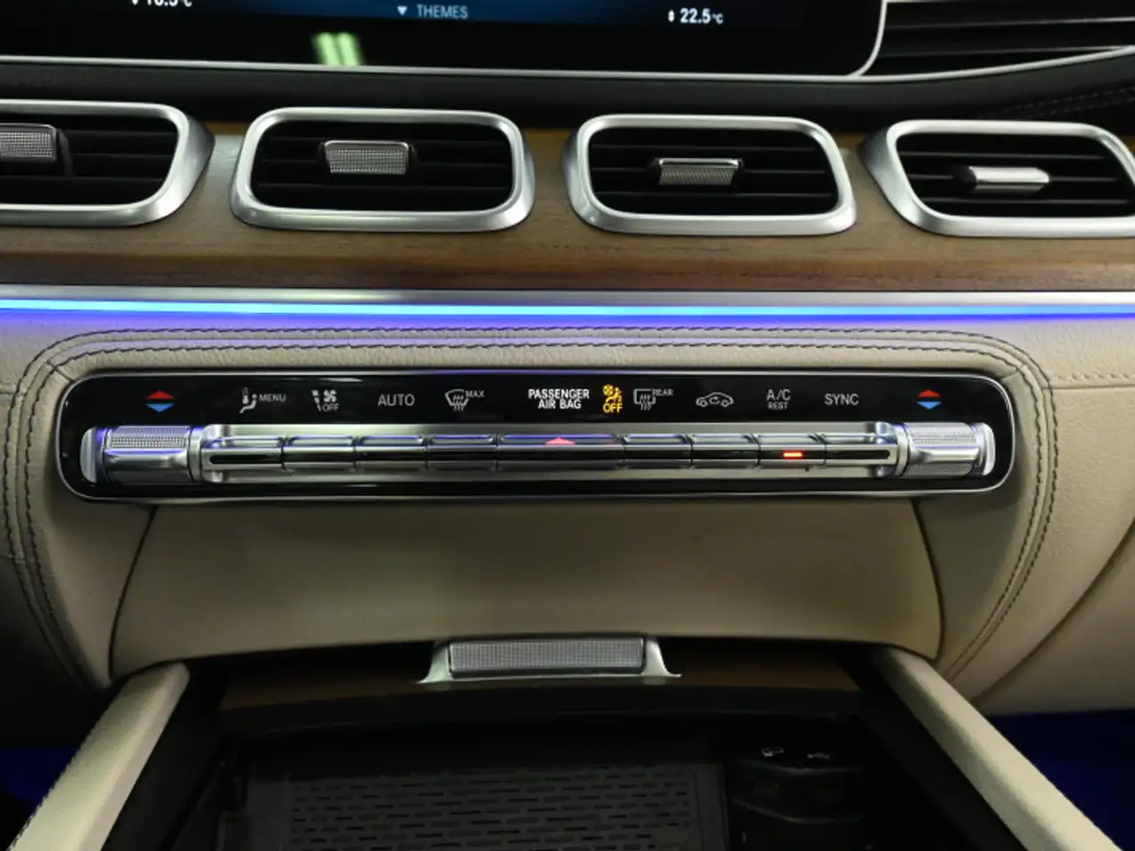 Mercedes-Benz GLE - Image 22