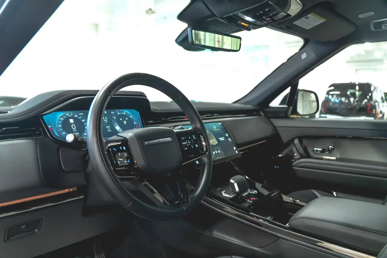 Land Rover Range Rover Sport - Image 2