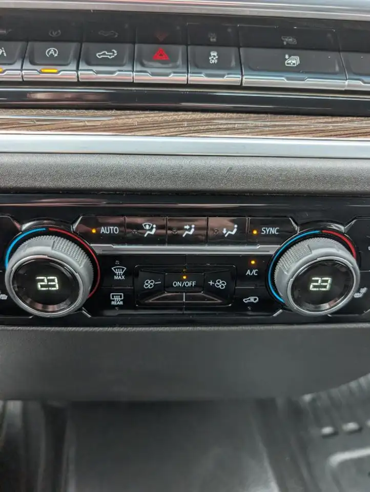 Chevrolet Silverado 1500 - Image 17