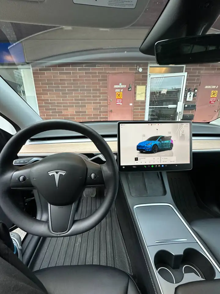 Tesla Model Y - Image 16