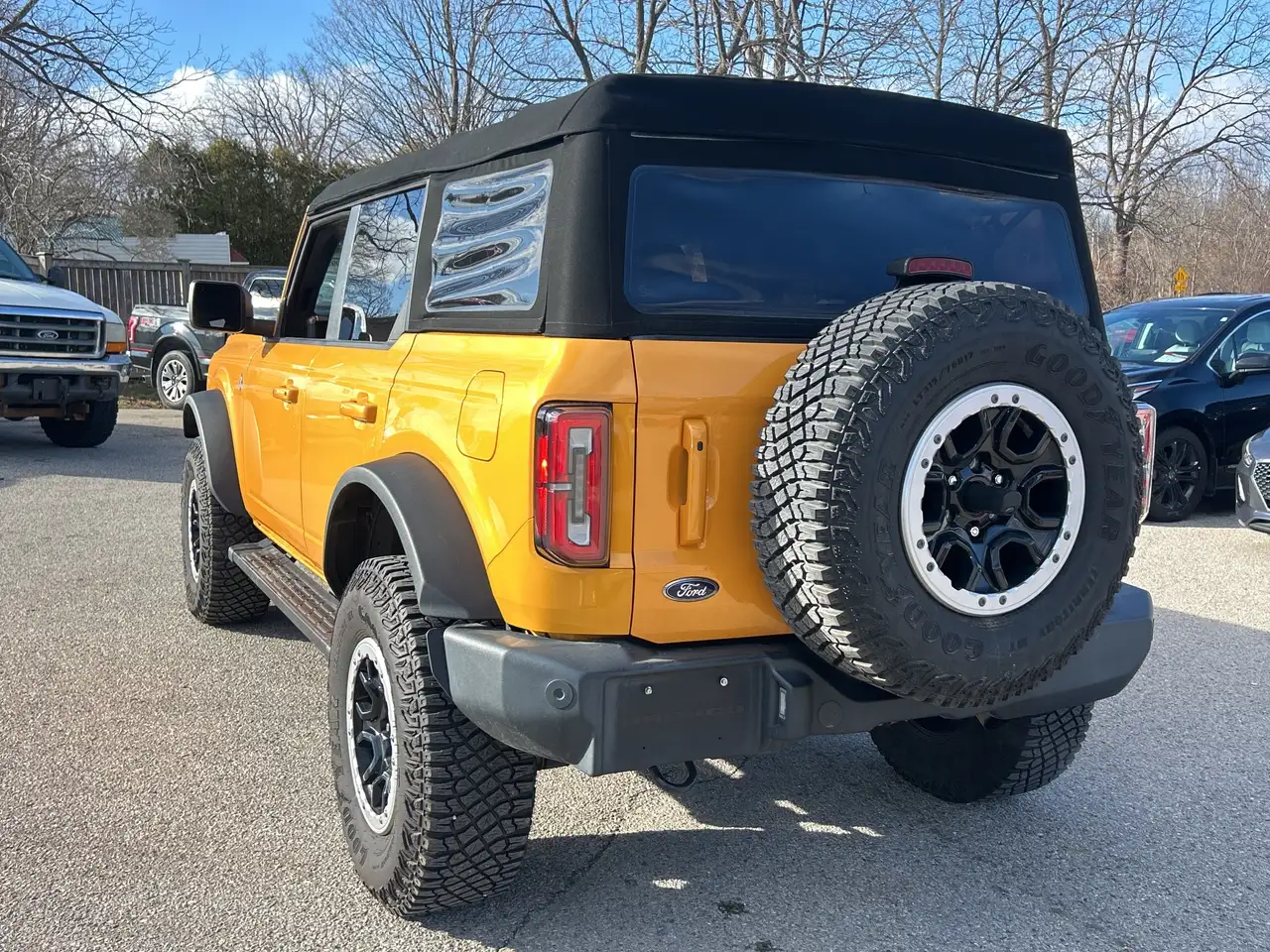 Ford Bronco - Image 9