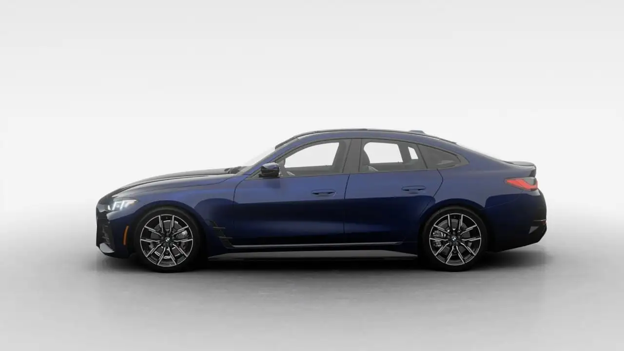 BMW i4 - Image 4