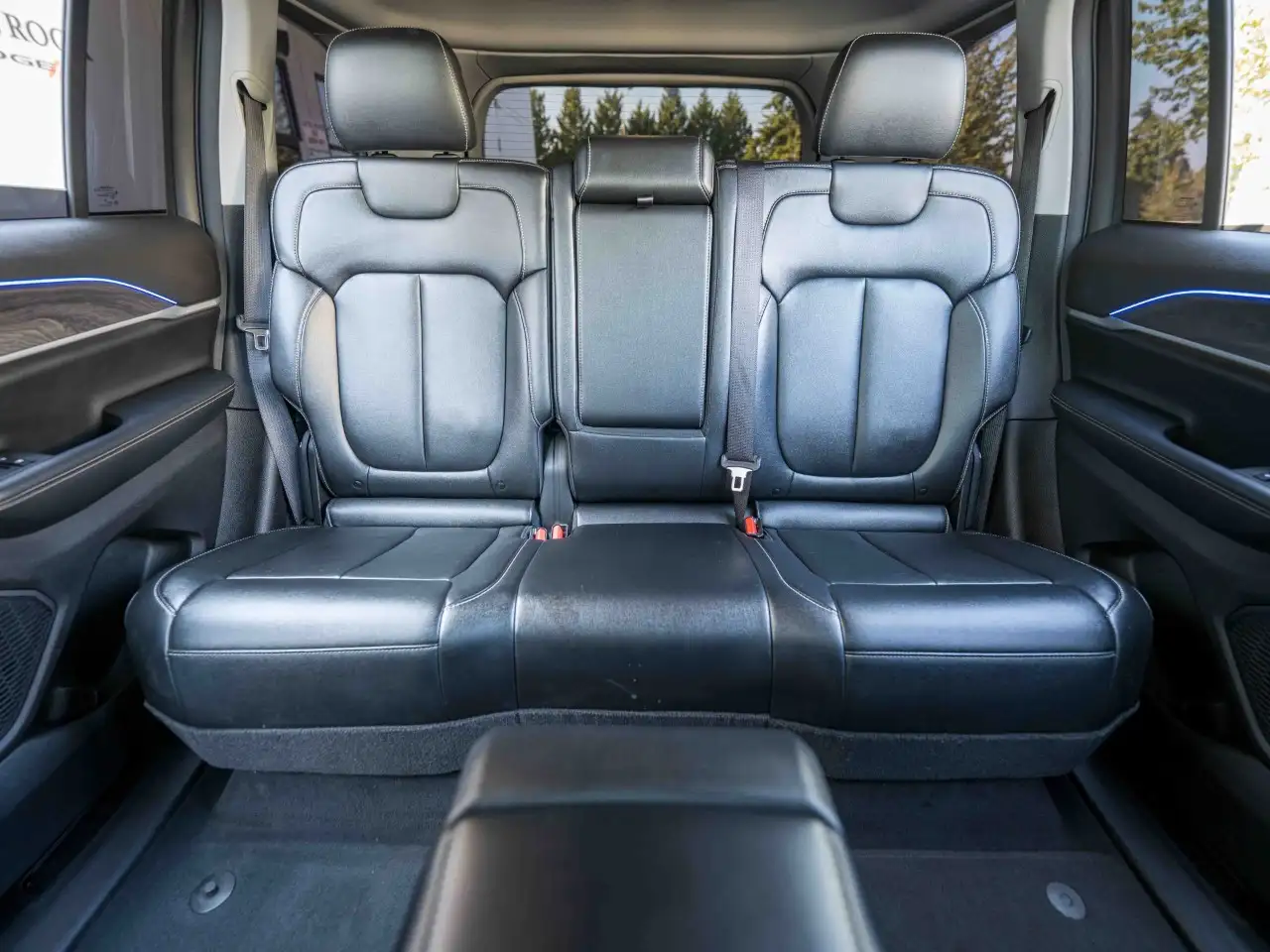 Jeep Grand Cherokee - Image 21