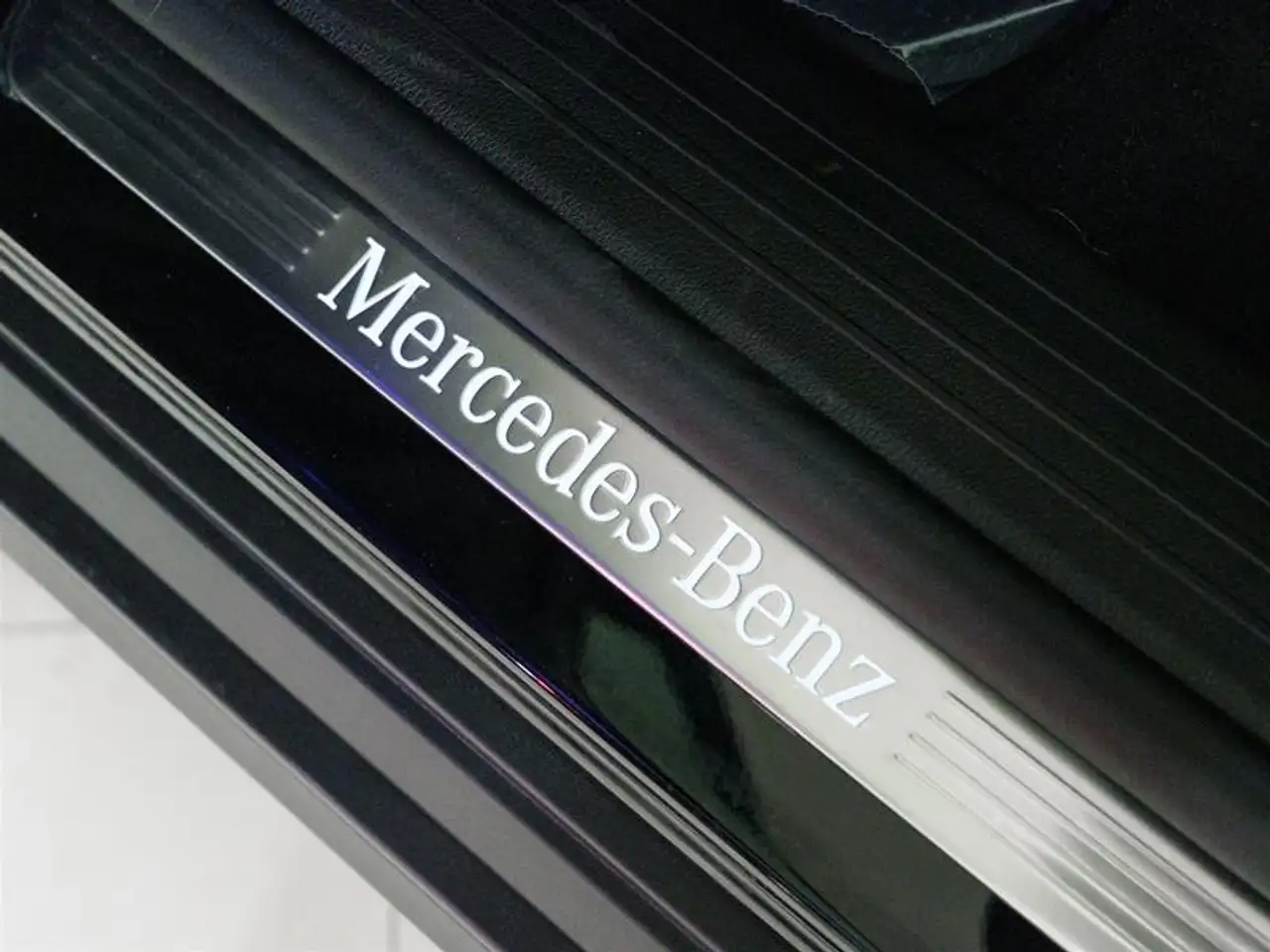 Mercedes-Benz GLS - Image 28
