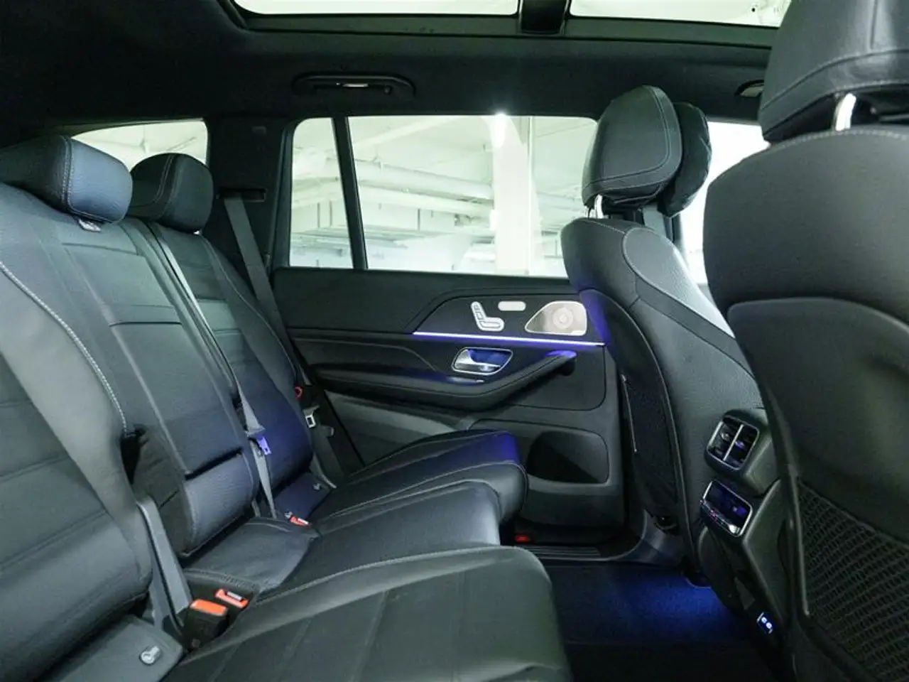 Mercedes-Benz GLS - Image 23