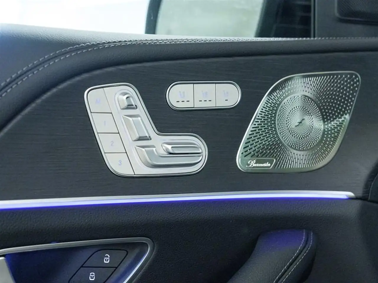 Mercedes-Benz GLS - Image 27