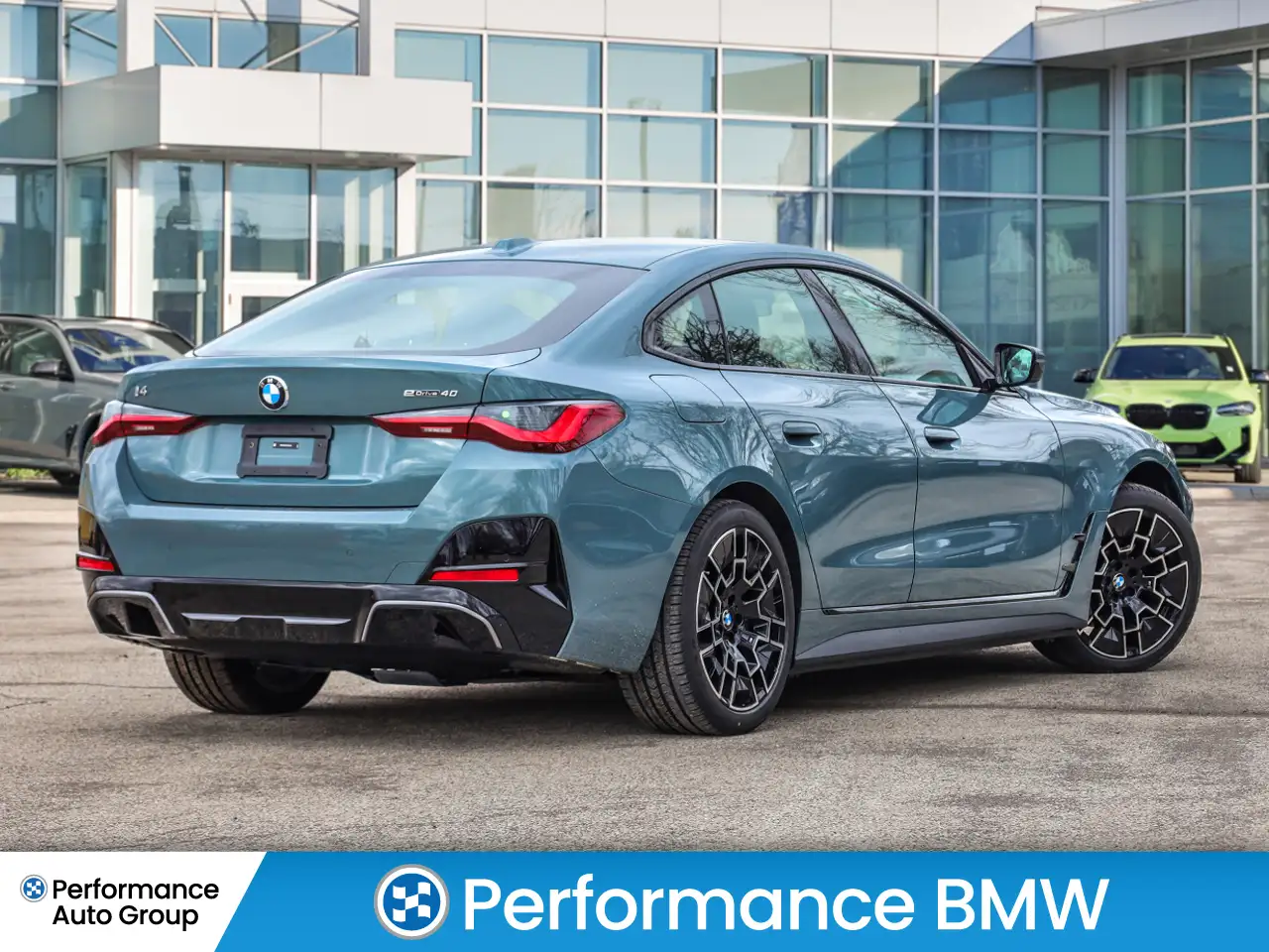 BMW i4 - Image 2