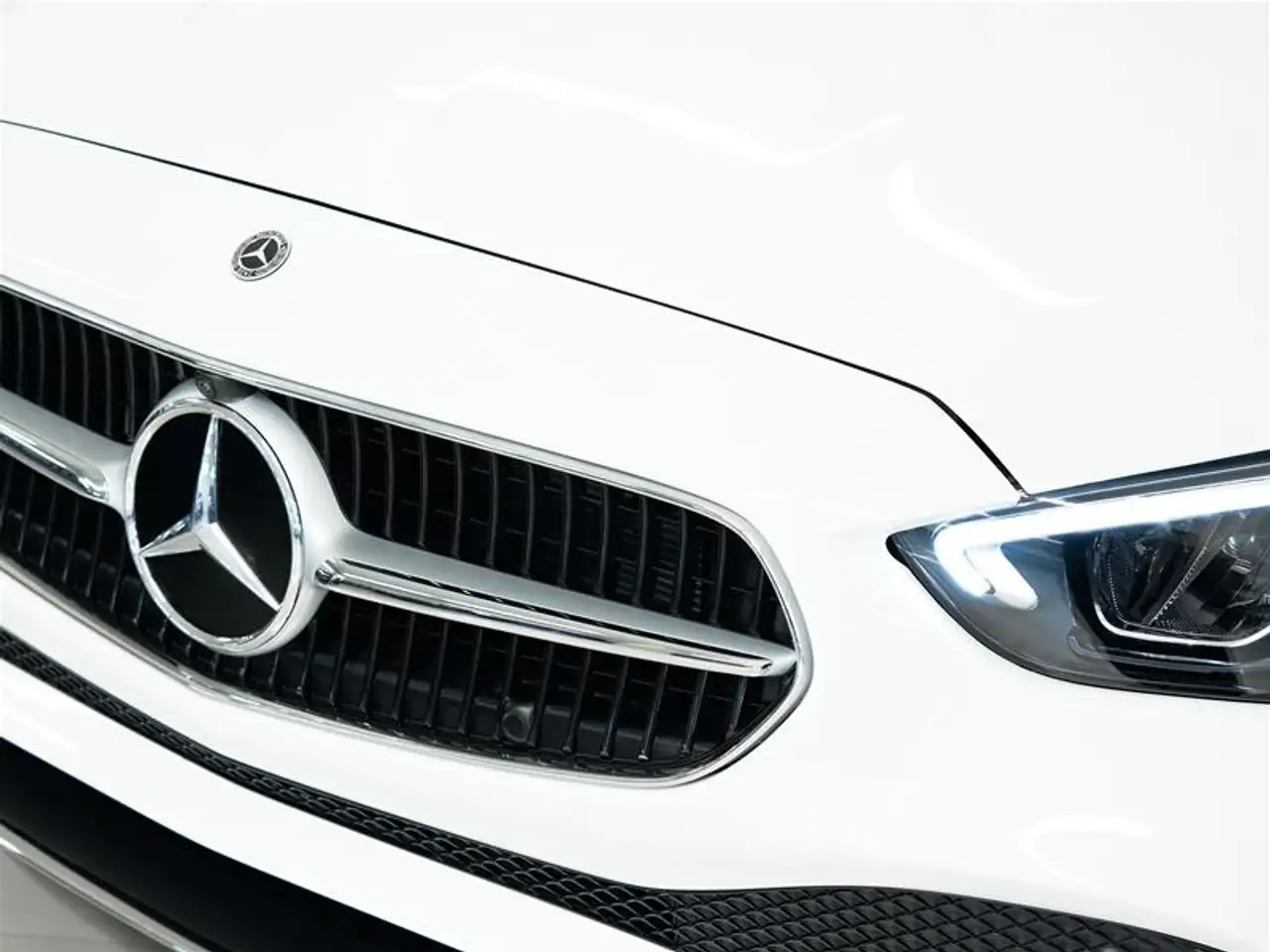 Mercedes-Benz C-Class - Image 10
