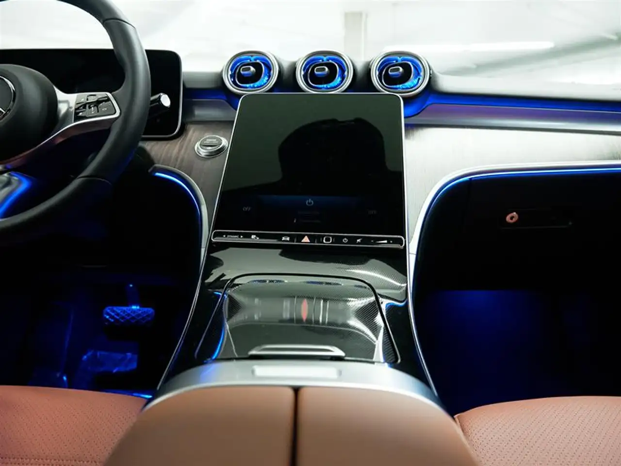 Mercedes-Benz C-Class - Image 27