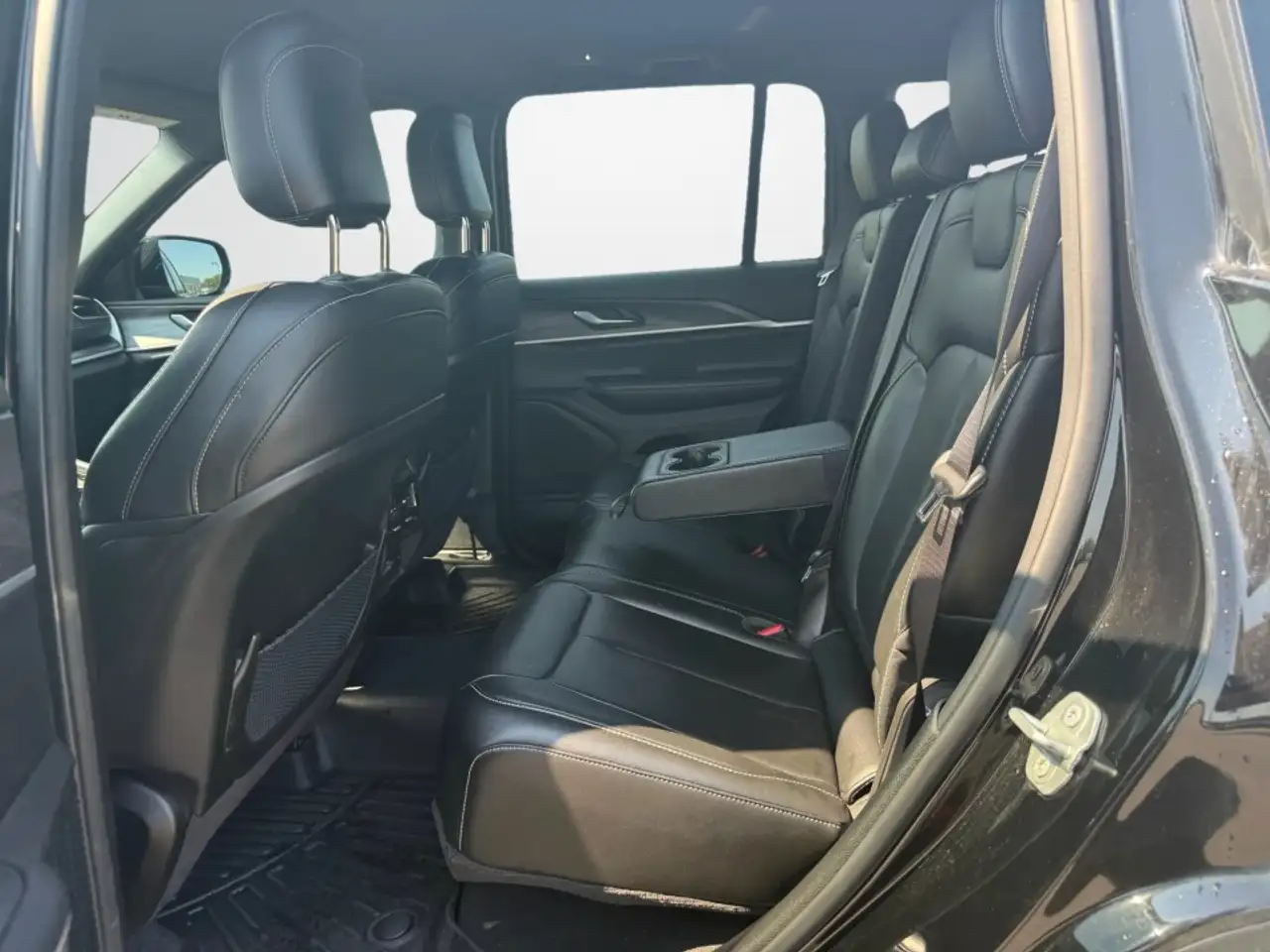 Jeep Grand Cherokee - Image 10