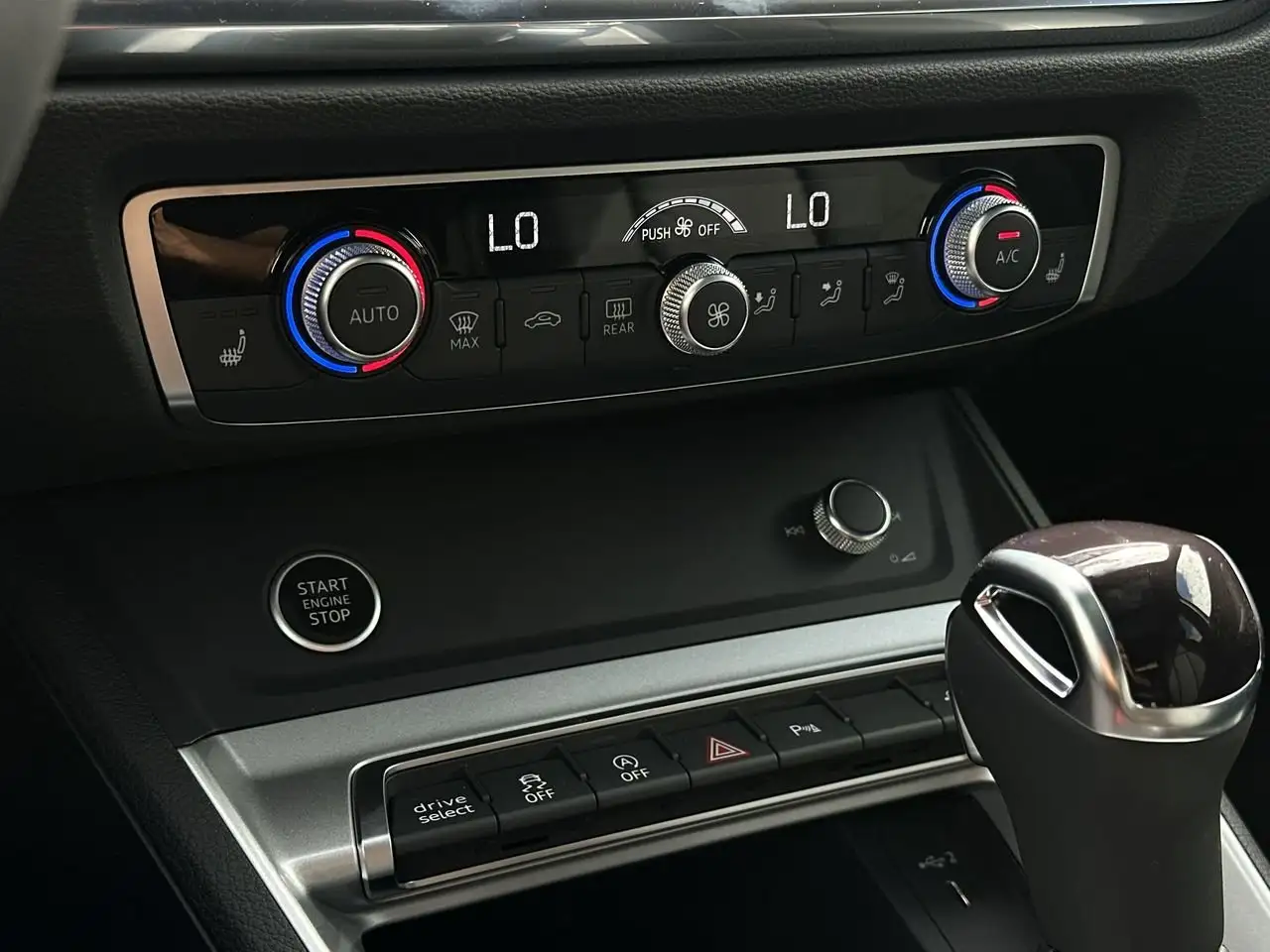 Audi Q3 - Image 25