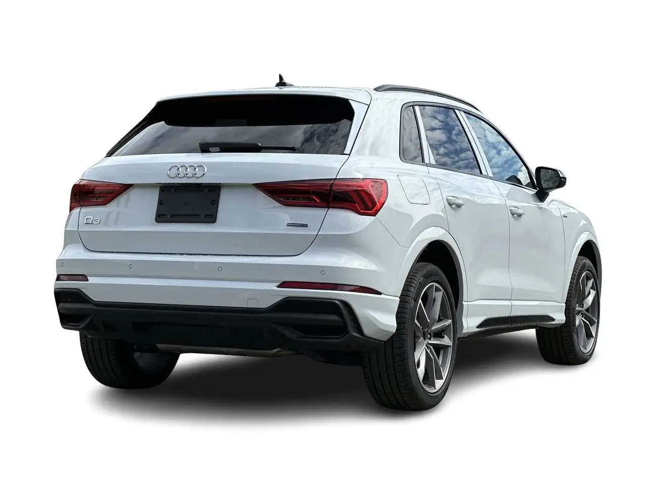 Audi Q3 - Image 13