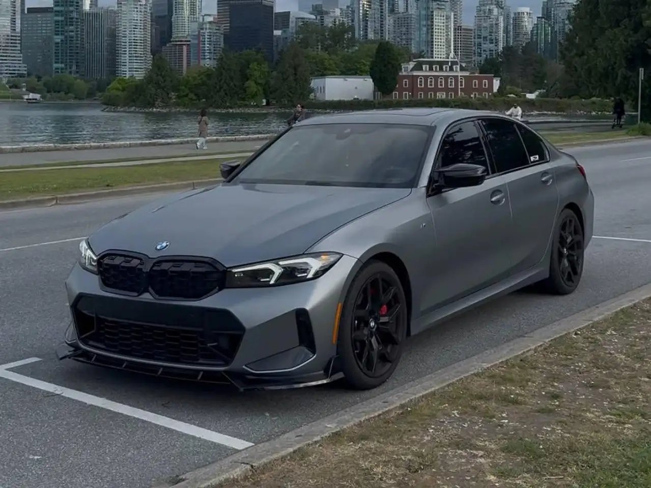 BMW 3 Series - Image 1