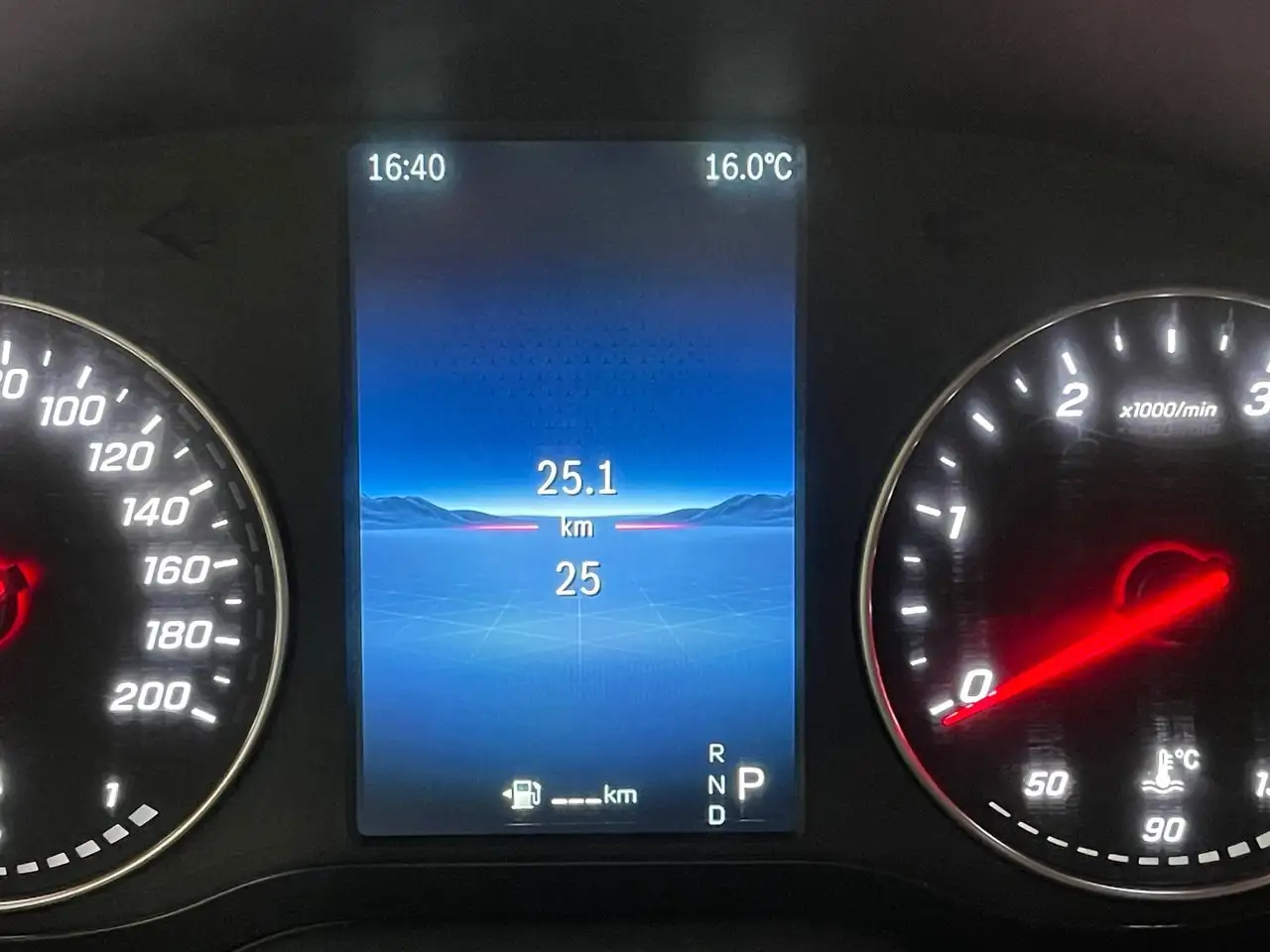 Mercedes-Benz Sprinter - Image 11