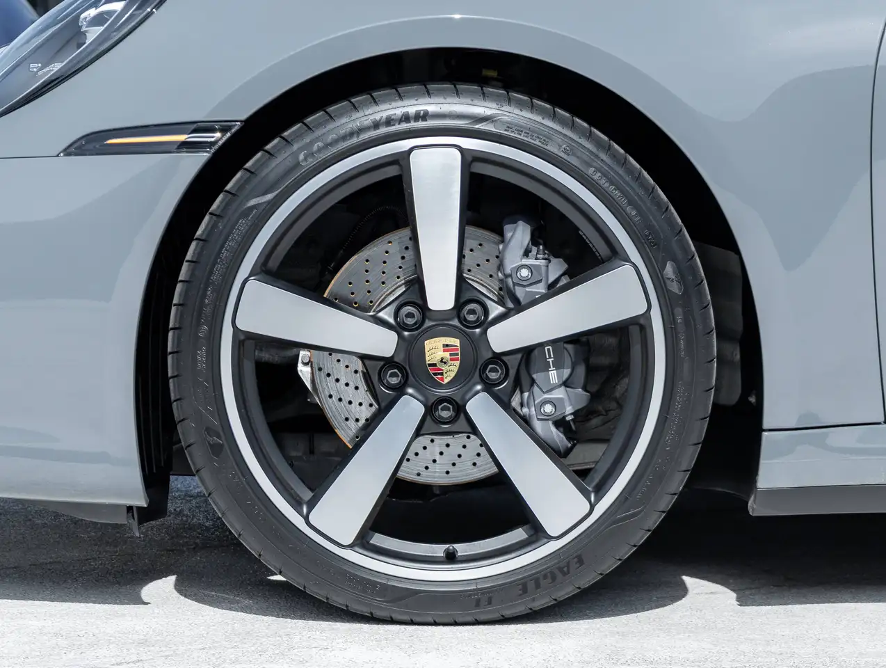 Porsche 911 - Image 11