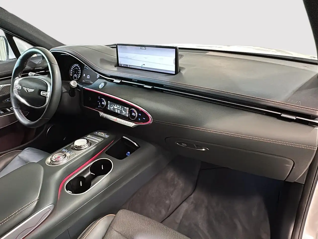 Genesis GV70 - Image 17