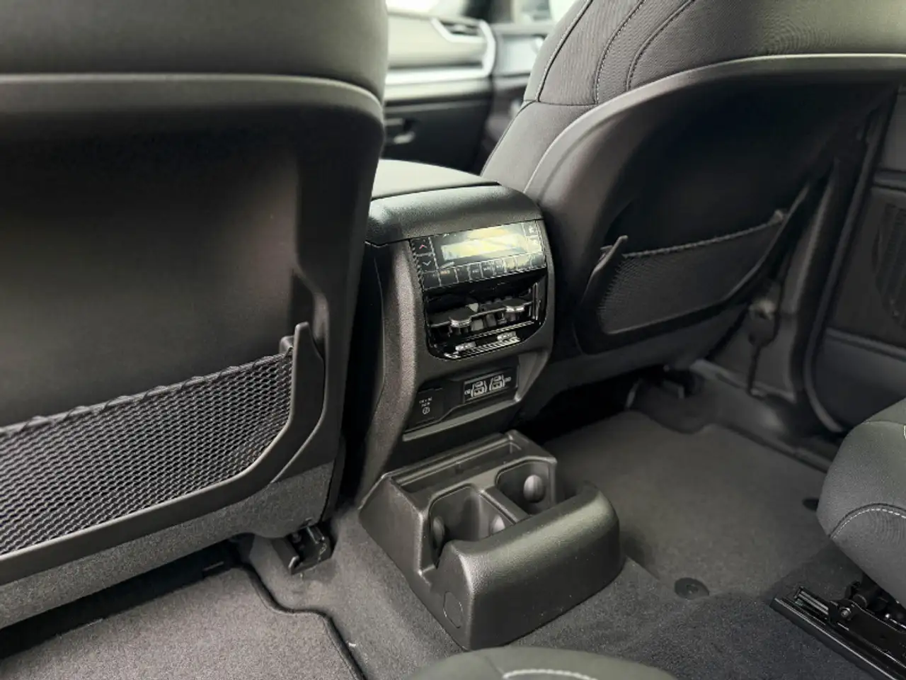 Jeep Grand Cherokee - Image 21
