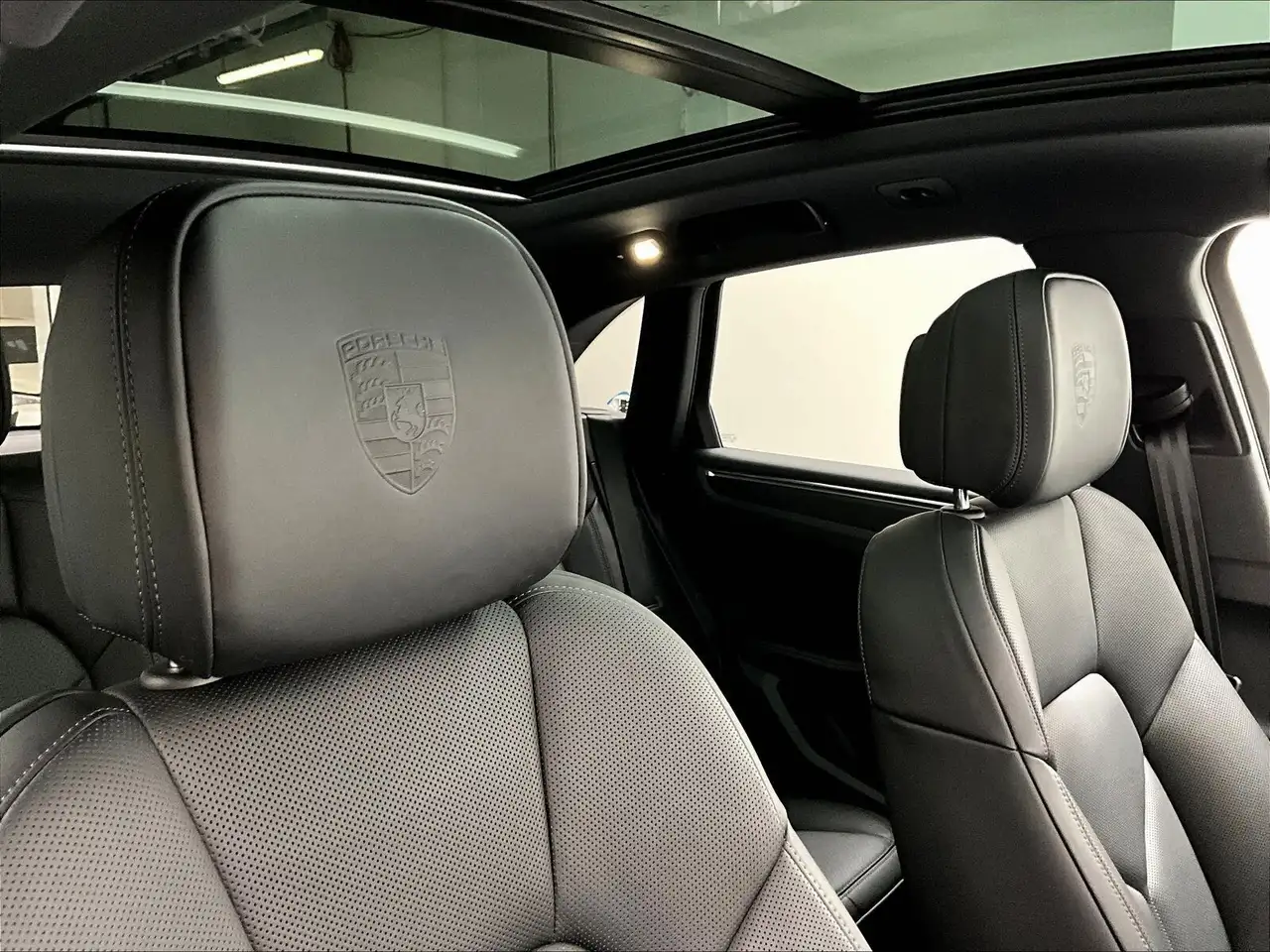 Porsche Macan - Image 13