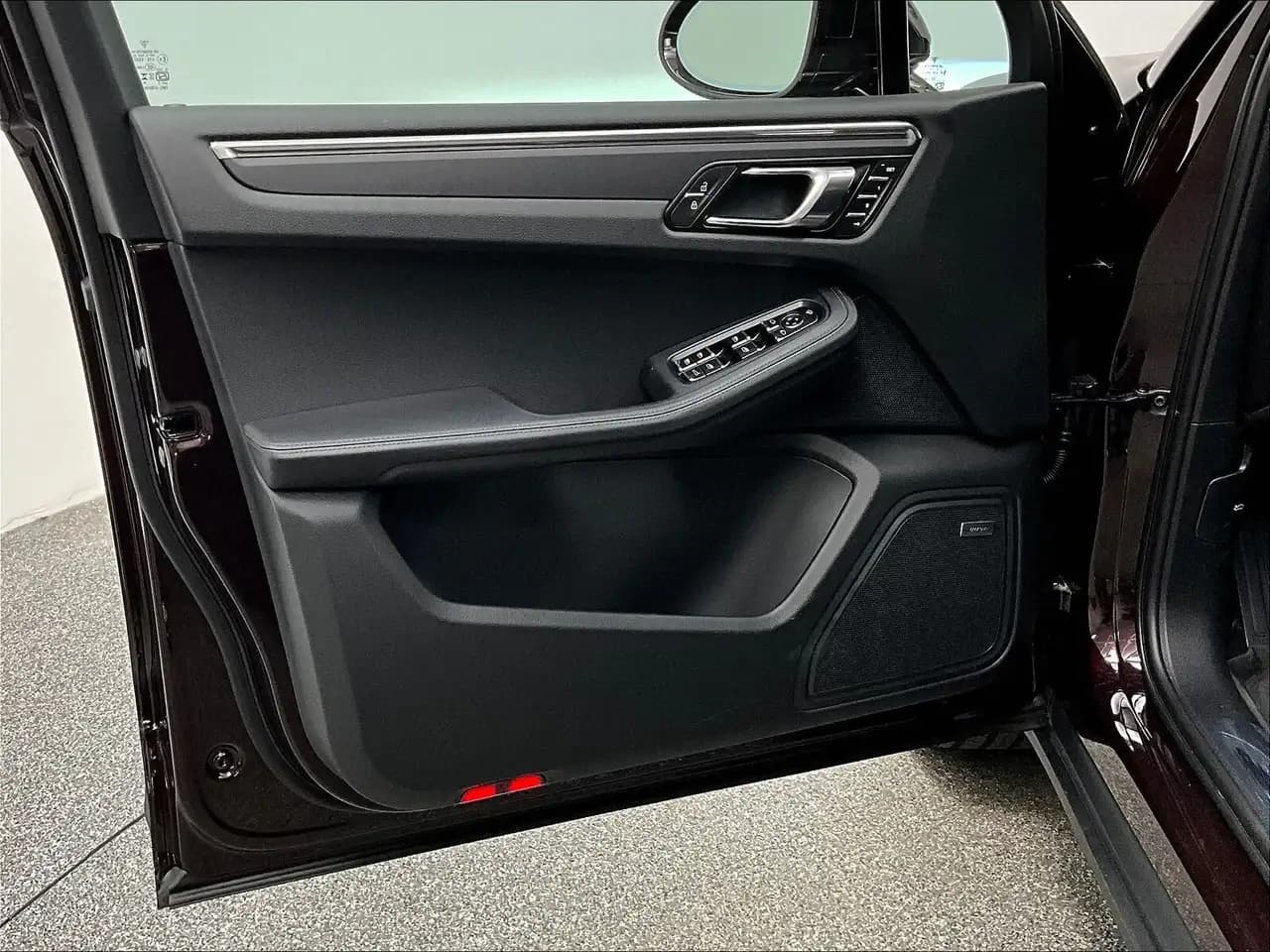 Porsche Macan - Image 17