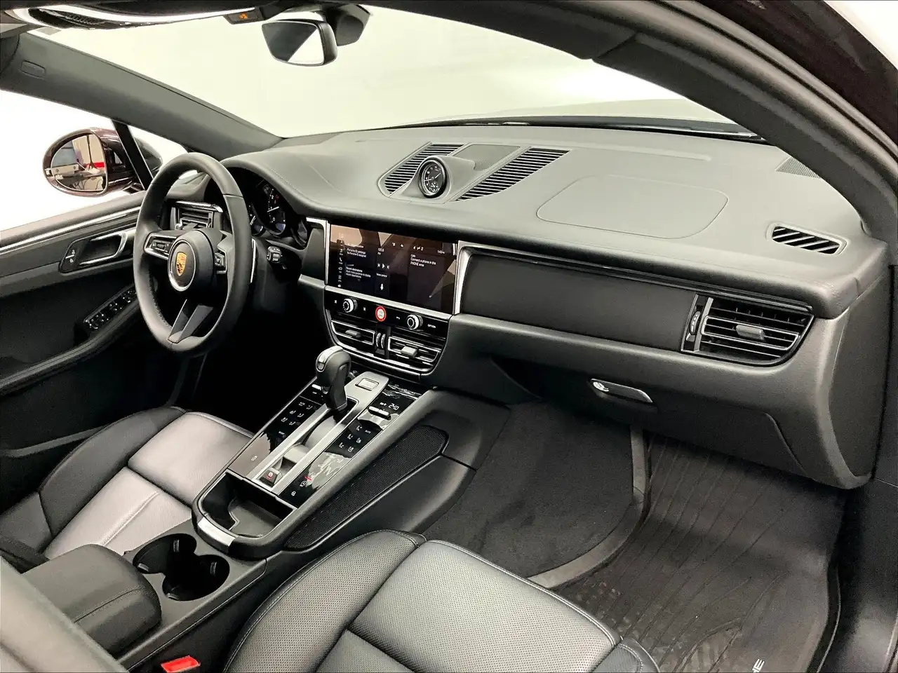 Porsche Macan - Image 27